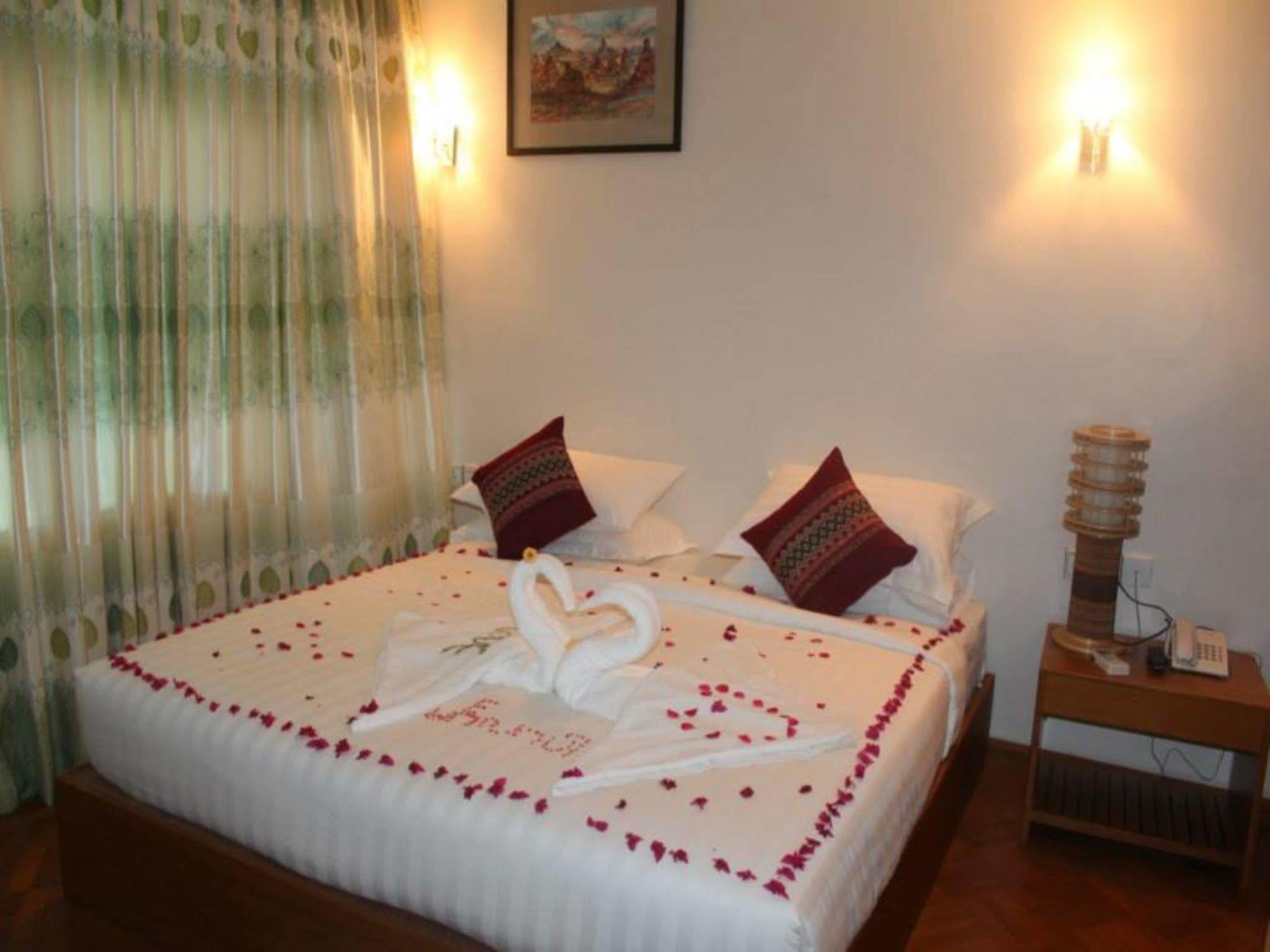 Manisanda Hotel Bagan Eksteriør billede